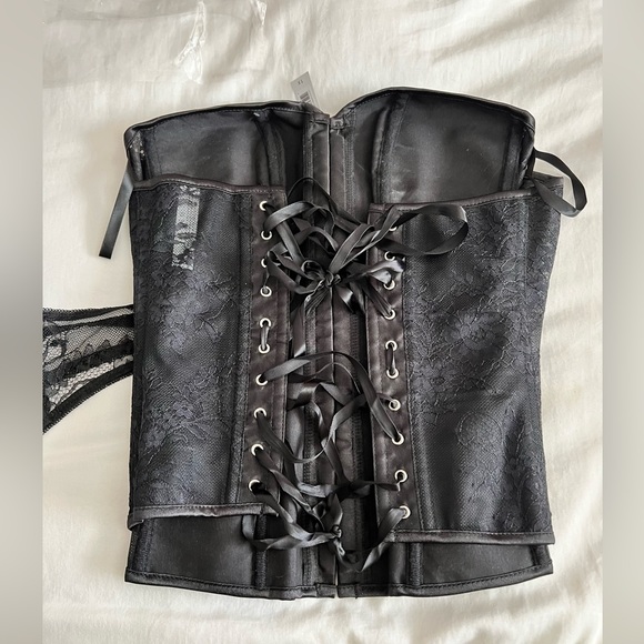 Adore me corset set, new in packaging - Picture 3 of 5